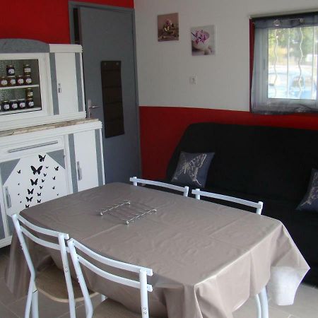 Studio/Gite Les Papillons Lablachere Bagian luar foto
